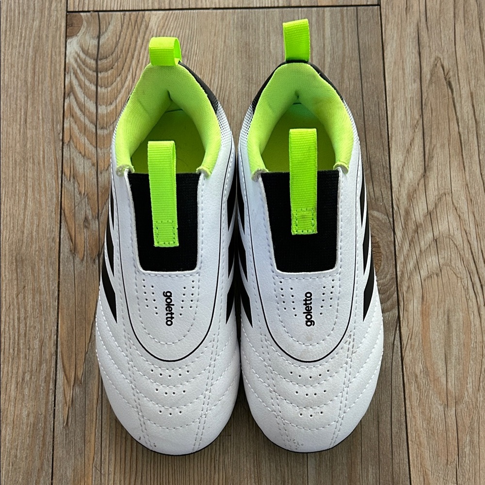 Adidas 10t soccer cleats NWOT
